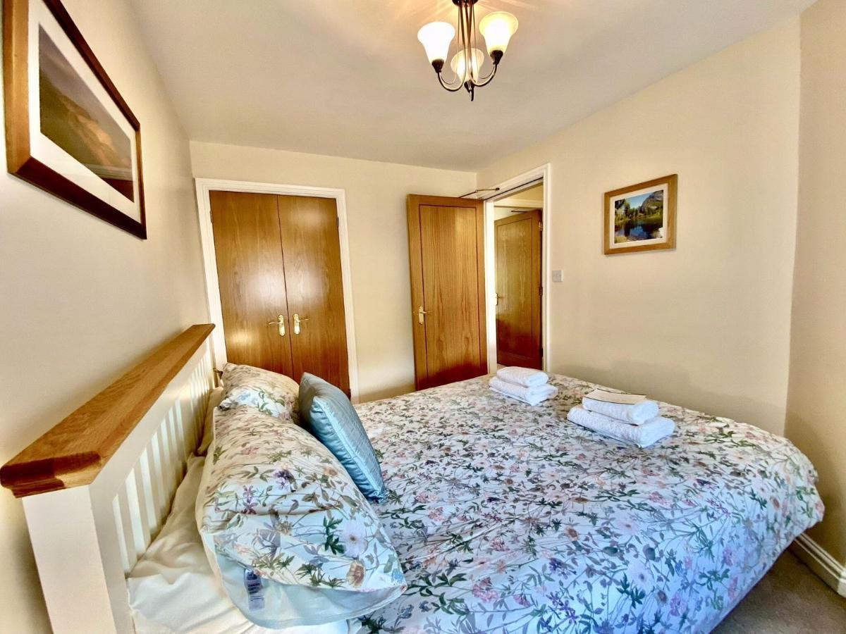 8 Howrahs Court, Keswick *